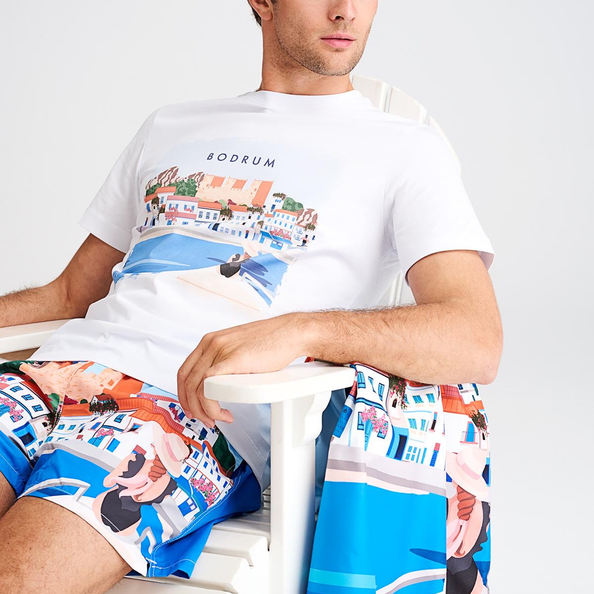 Erkek Beyaz Bodrum Desenli T-Shirt