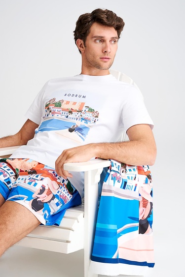  Erkek Beyaz Bodrum Desenli T-Shirt