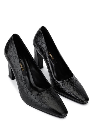  Tamer Tanca Kadın Siyah Rugan Topuklu Ayakkabı