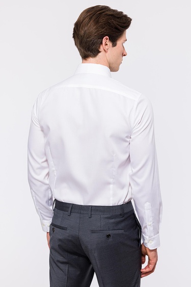  Erkek Beyaz Cooper Fit Düğmeli Yaka Non-Iron Spor Gömlek