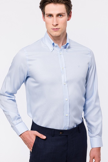  Erkek Açık Mavi Cooper Fit Düğmeli Yaka Klasik Gömlek