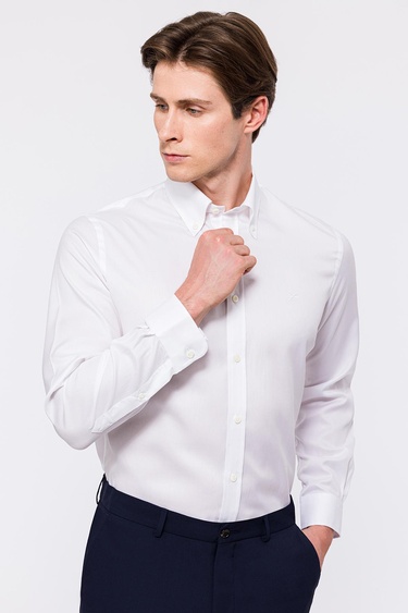  Erkek Beyaz Cooper Fit Düğmeli Yaka Klasik Gömlek