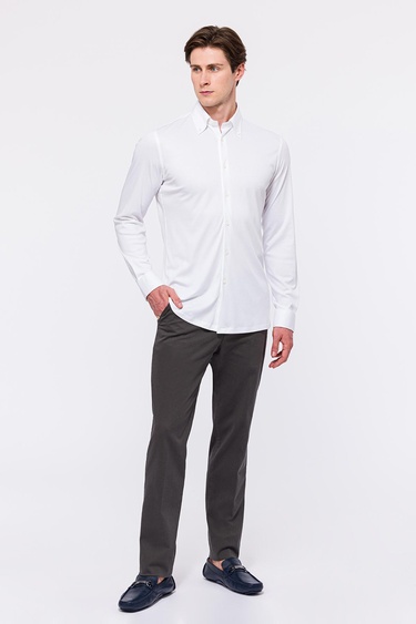  Erkek Beyaz Cooper Fit Düğmeli Yaka İnterlock Gömlek