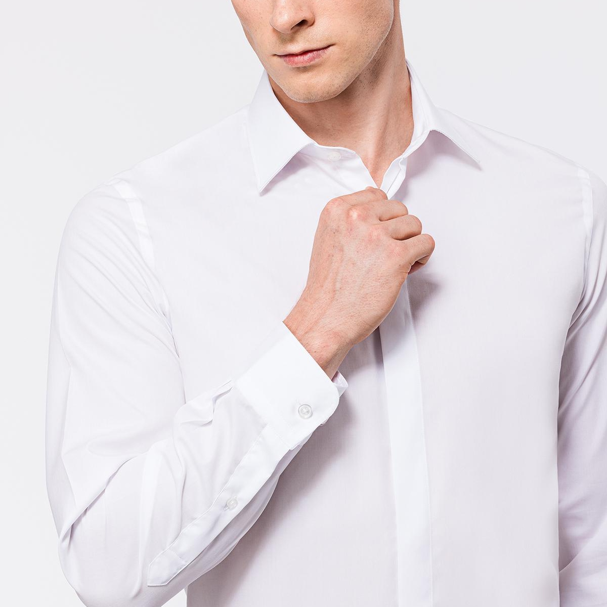 Erkek Beyaz Cooper Fit Kravat Yaka Gizli Patlı Smokin Gömleği