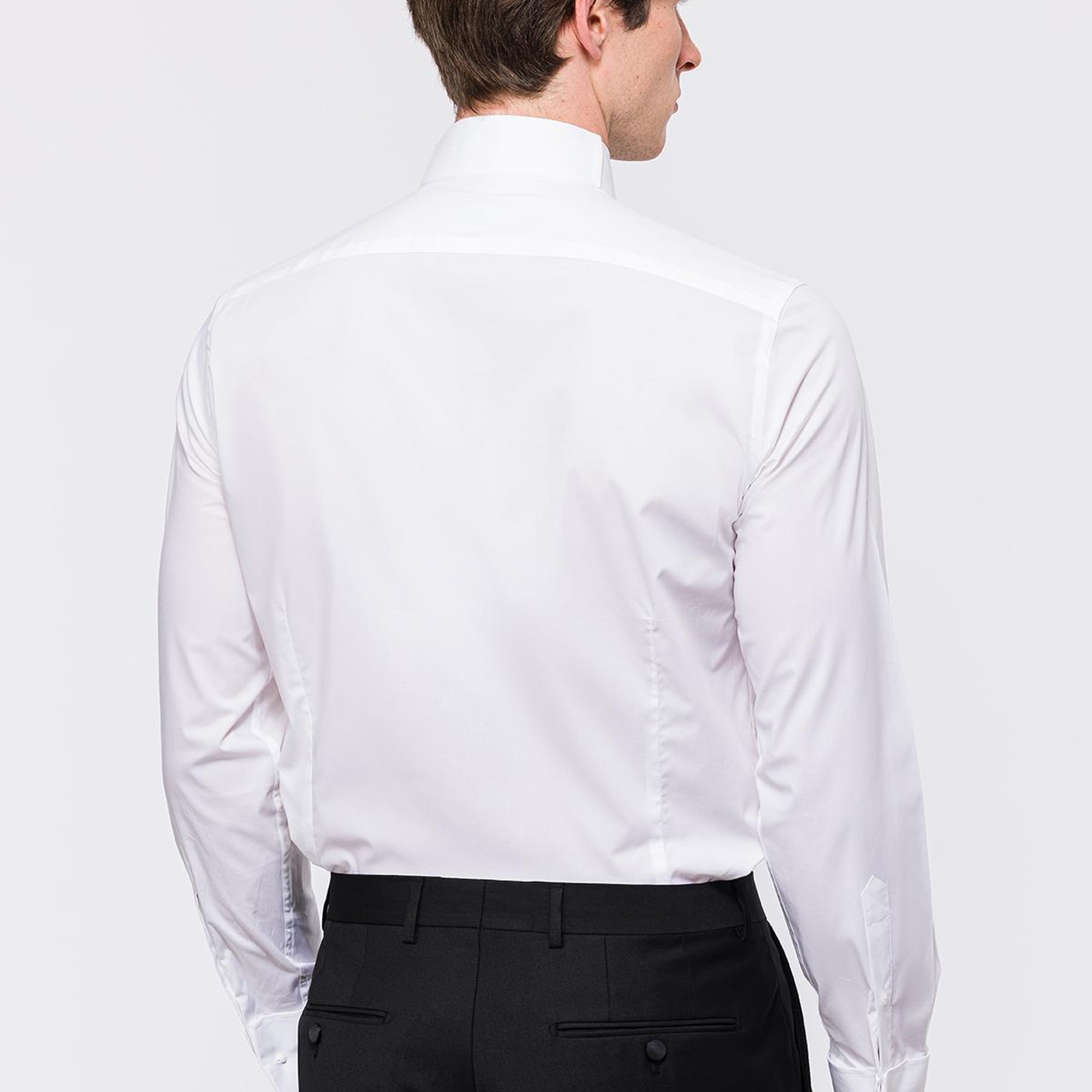 Erkek Beyaz Oliver Fit Ata Yaka Kol Düğmeli Metal Düğme Pilili Smokin Gömleği