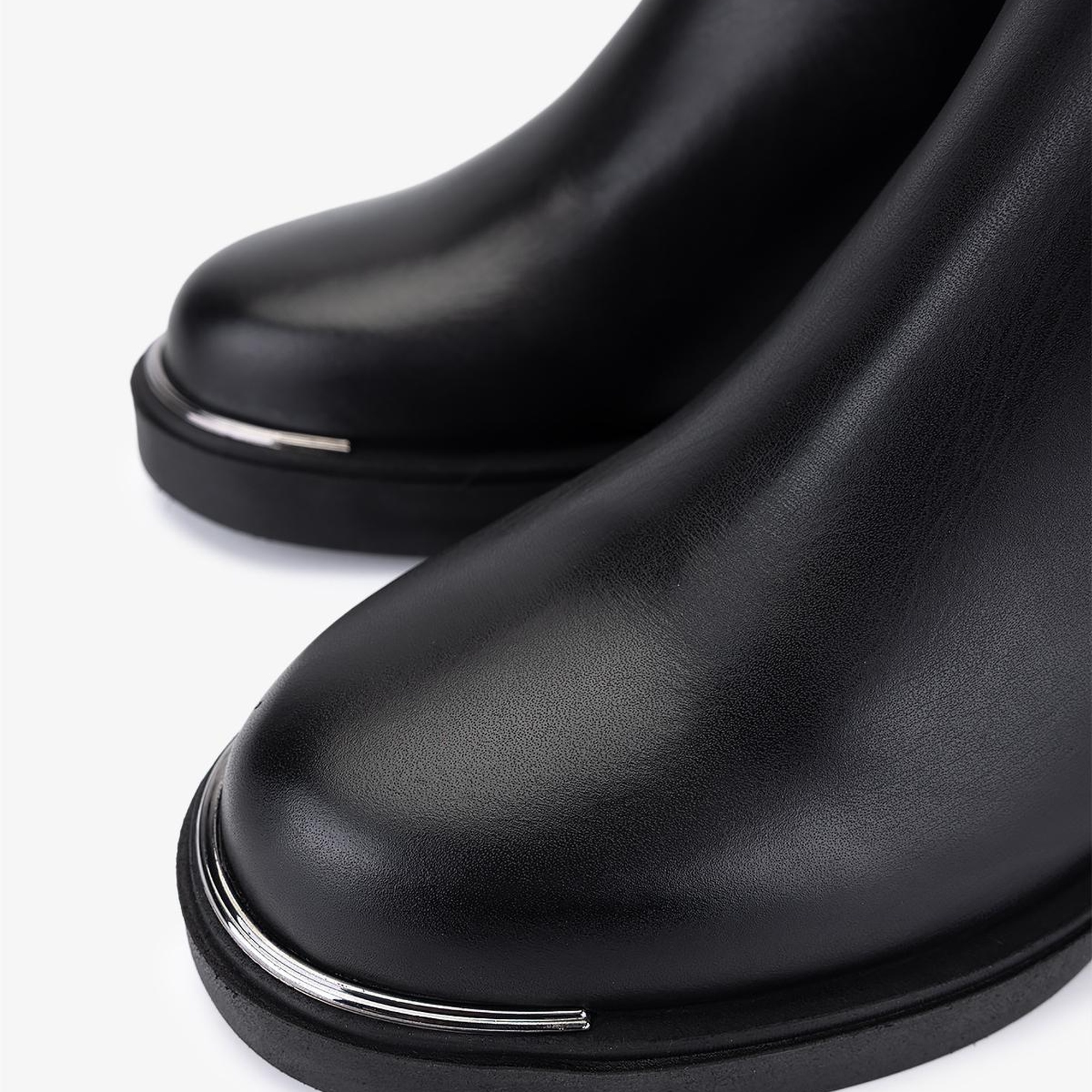 Valmenti Kadın Hakiki Deri Siyah Topuklu Çizme