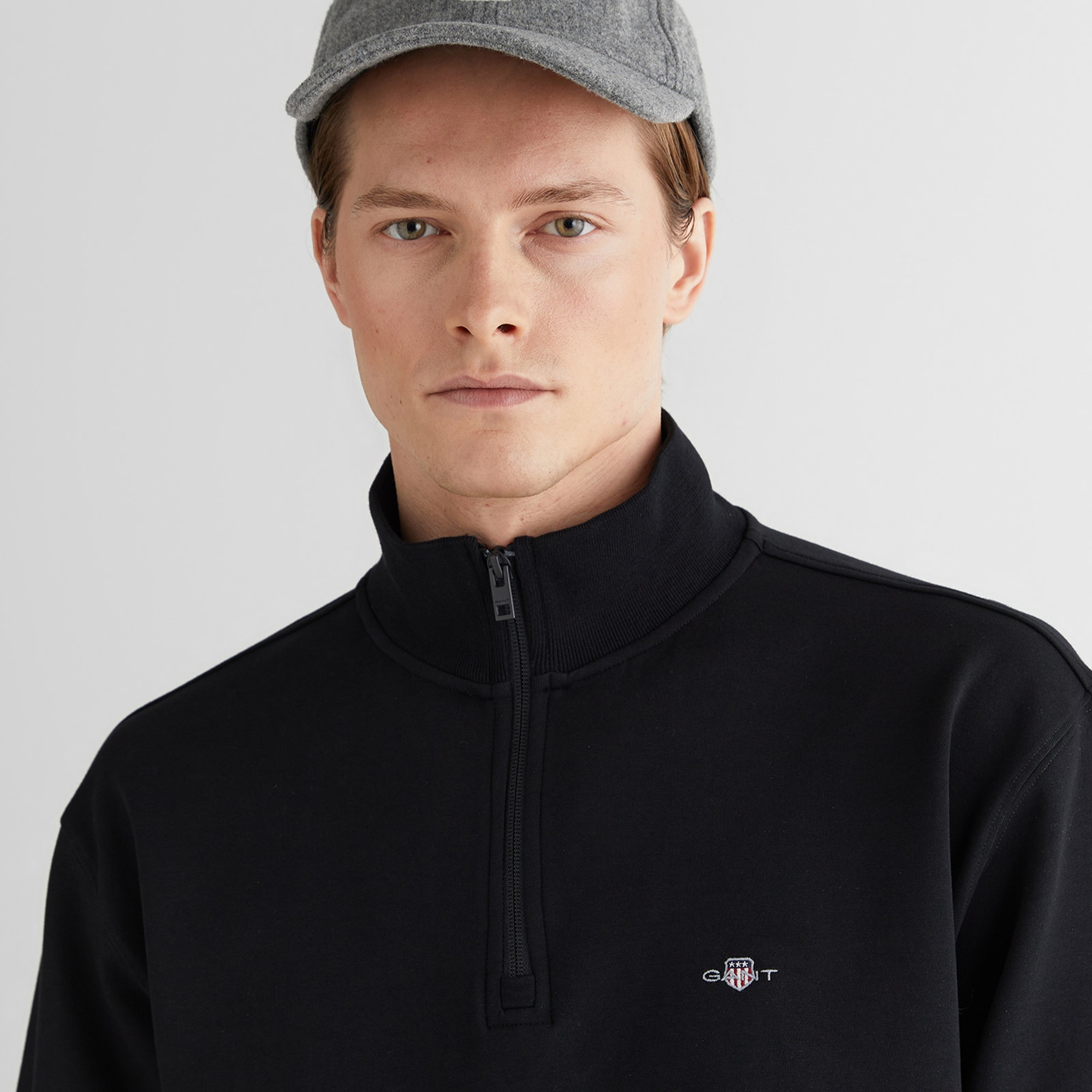 GANT Erkek Siyah Relaxed Fit Yarım Fermuarlı Sweatshirt