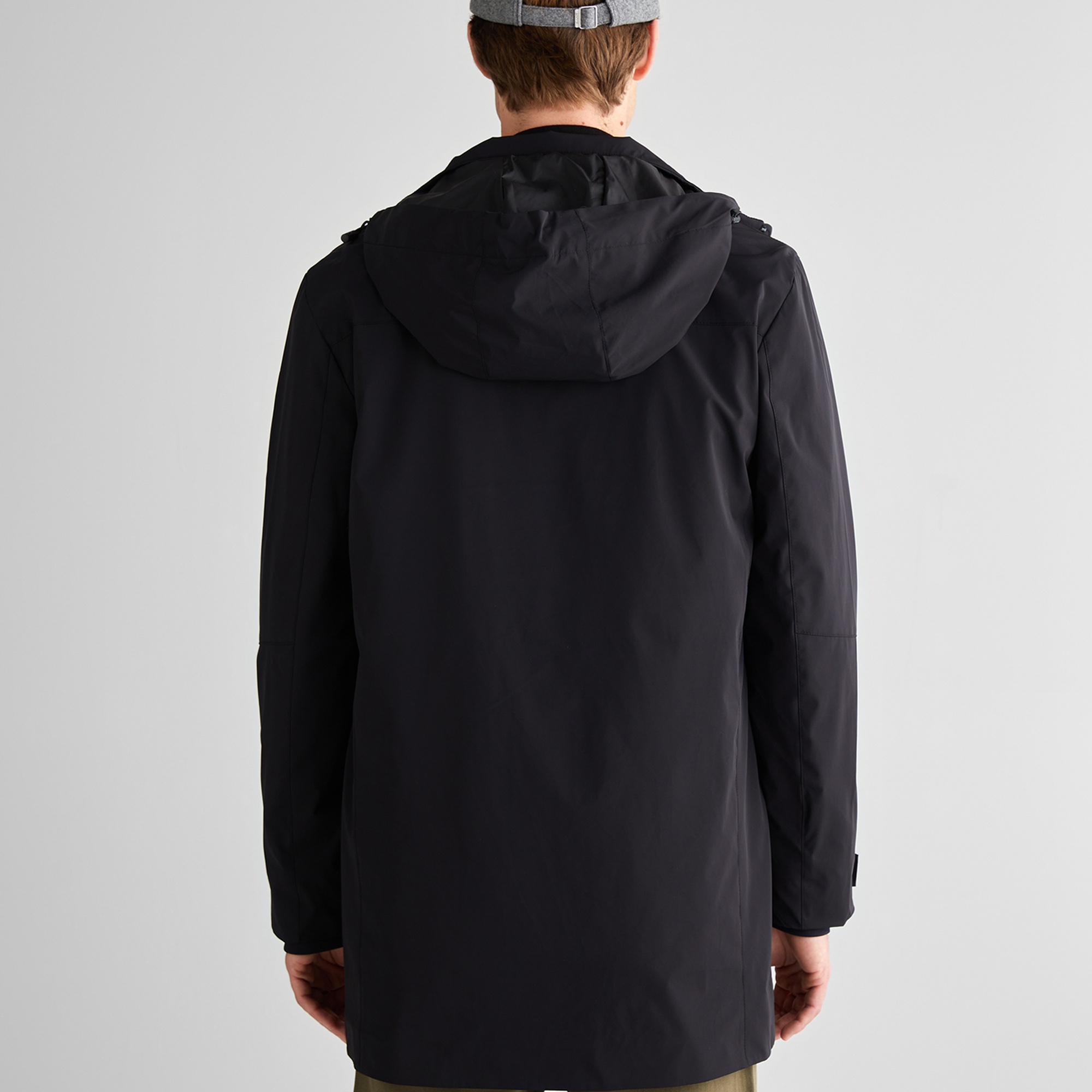 GANT Erkek Siyah Standart Fit Kapüşonlu Mont