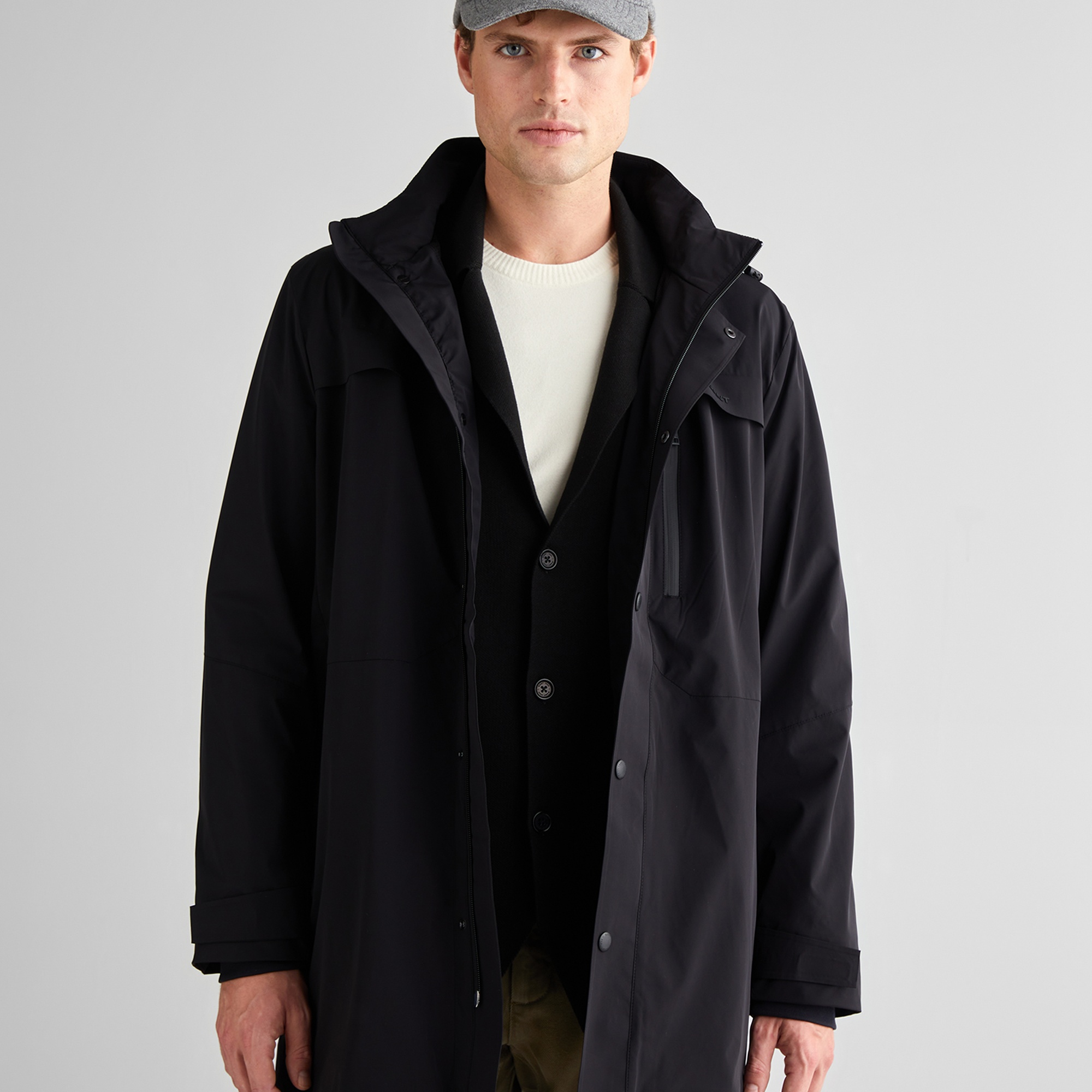 GANT Erkek Siyah Standart Fit Kapüşonlu Mont