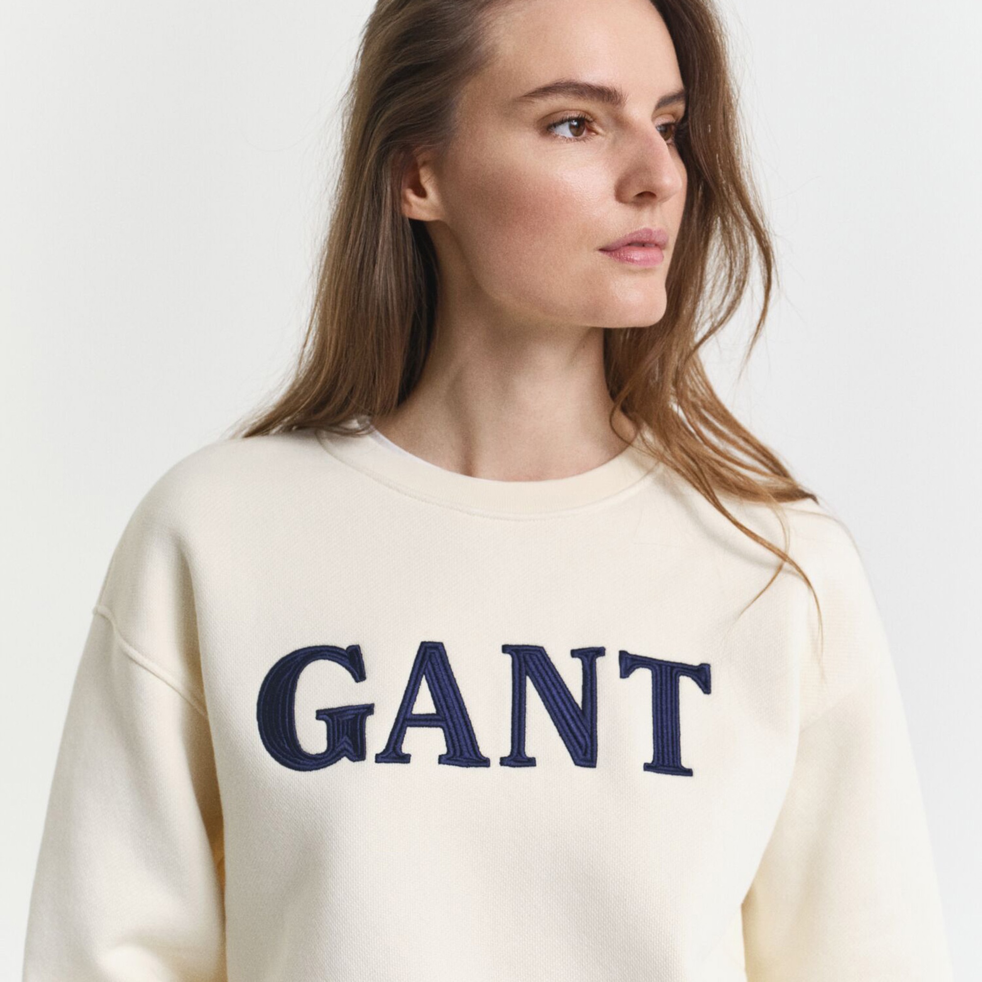 GANT Kadın Krem Relaxed Fit Bisiklet Yaka Sweatshirt