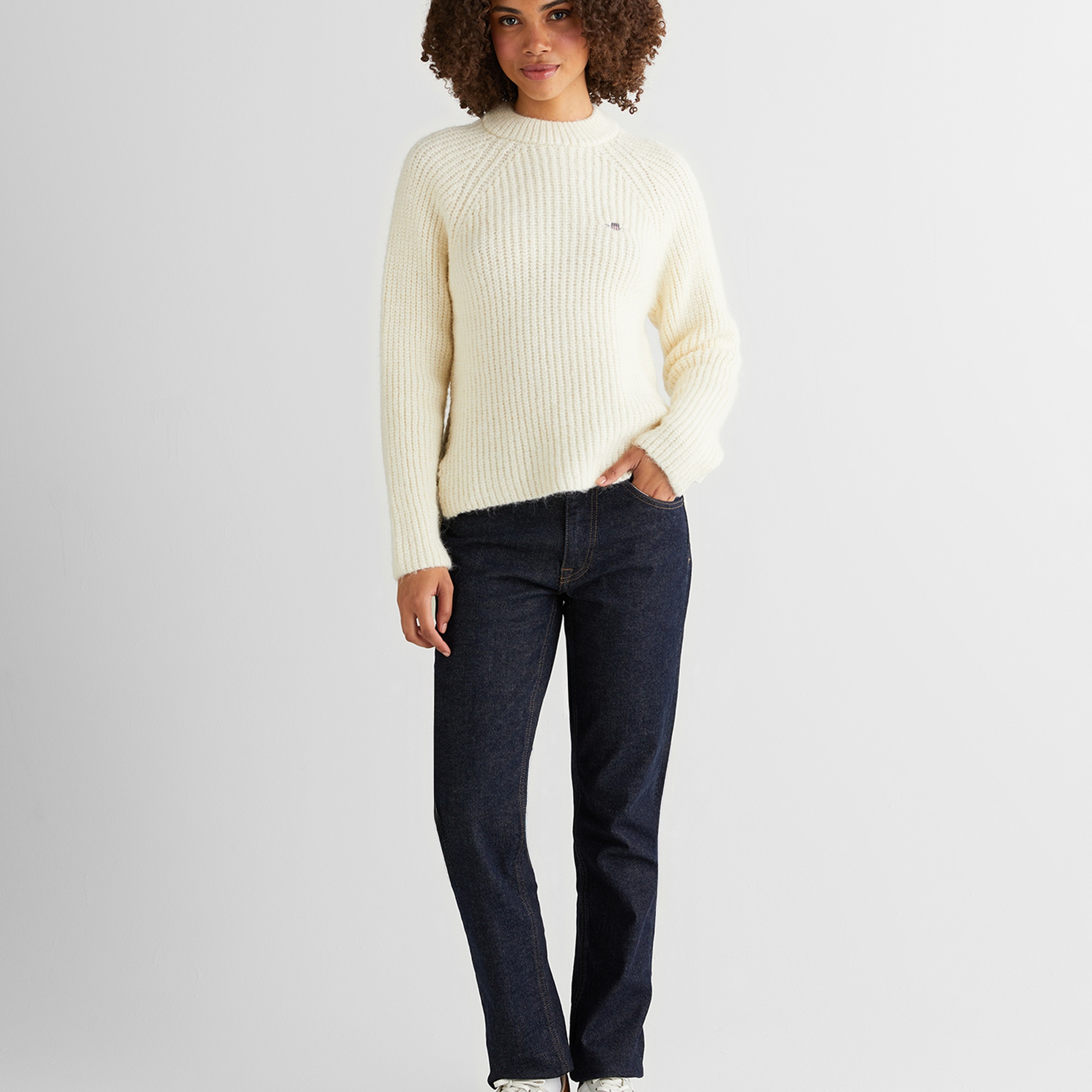 GANT Kadın Krem Cropped Fit Bisiklet Yaka Triko