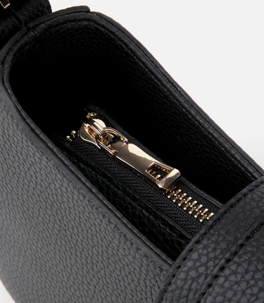  Kadın Siyah Kilit Detaylı Omuz Çantası