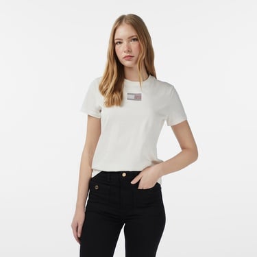  Tommy Jeans Regular Party Flag Kadın Beyaz T-Shirt