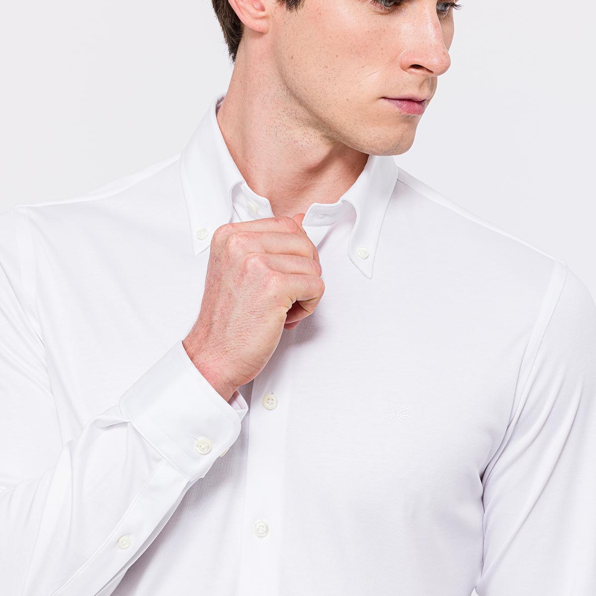 Erkek Beyaz Cooper Fit Düğmeli Yaka İnterlock Gömlek