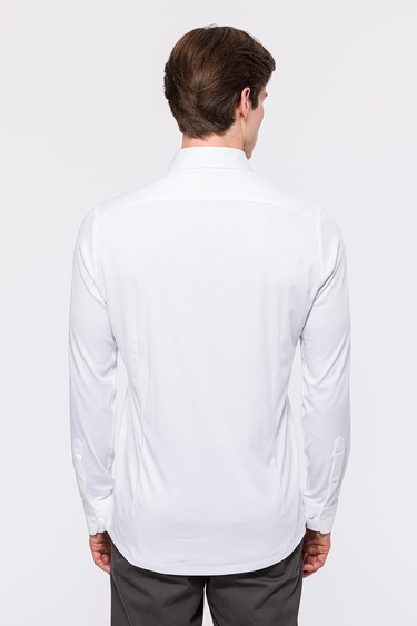  Erkek Beyaz Cooper Fit Düğmeli Yaka İnterlock Gömlek