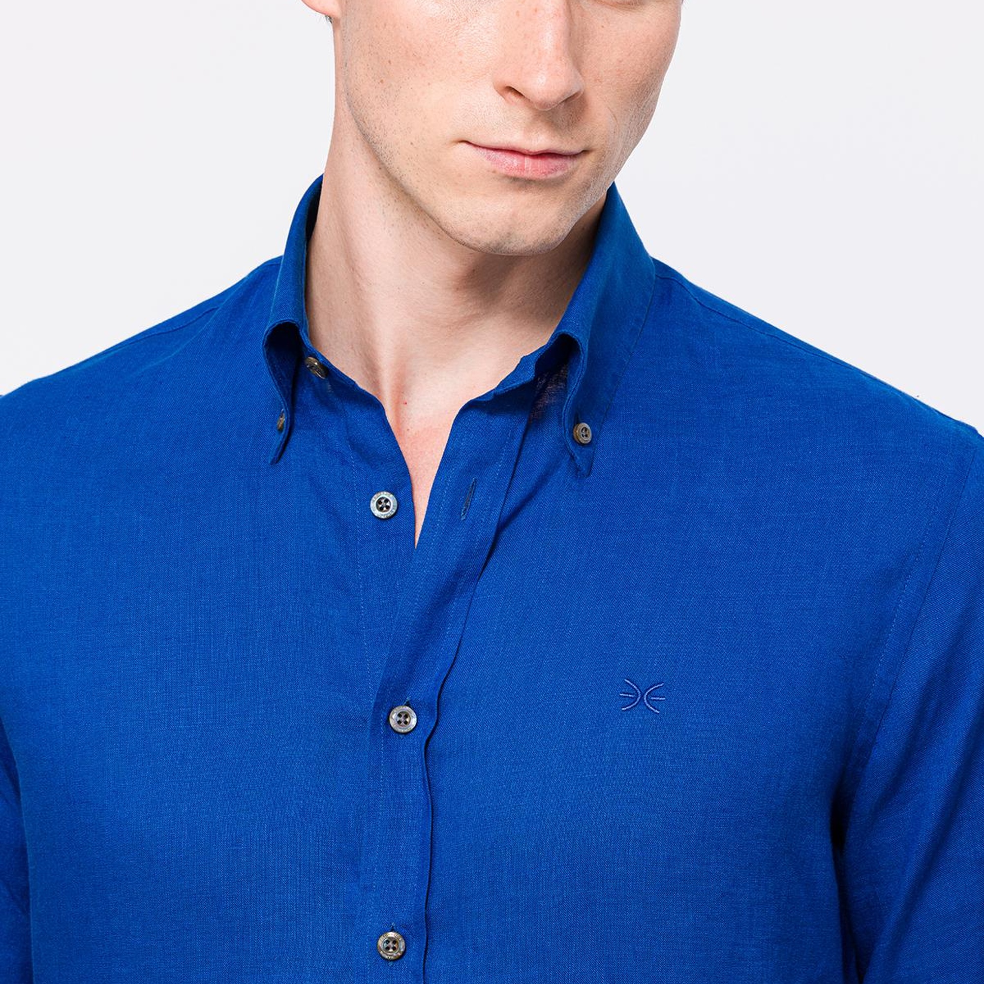 Erkek Koyu Mavi Cooper Fit Düğmeli Yaka Keten Gömlek