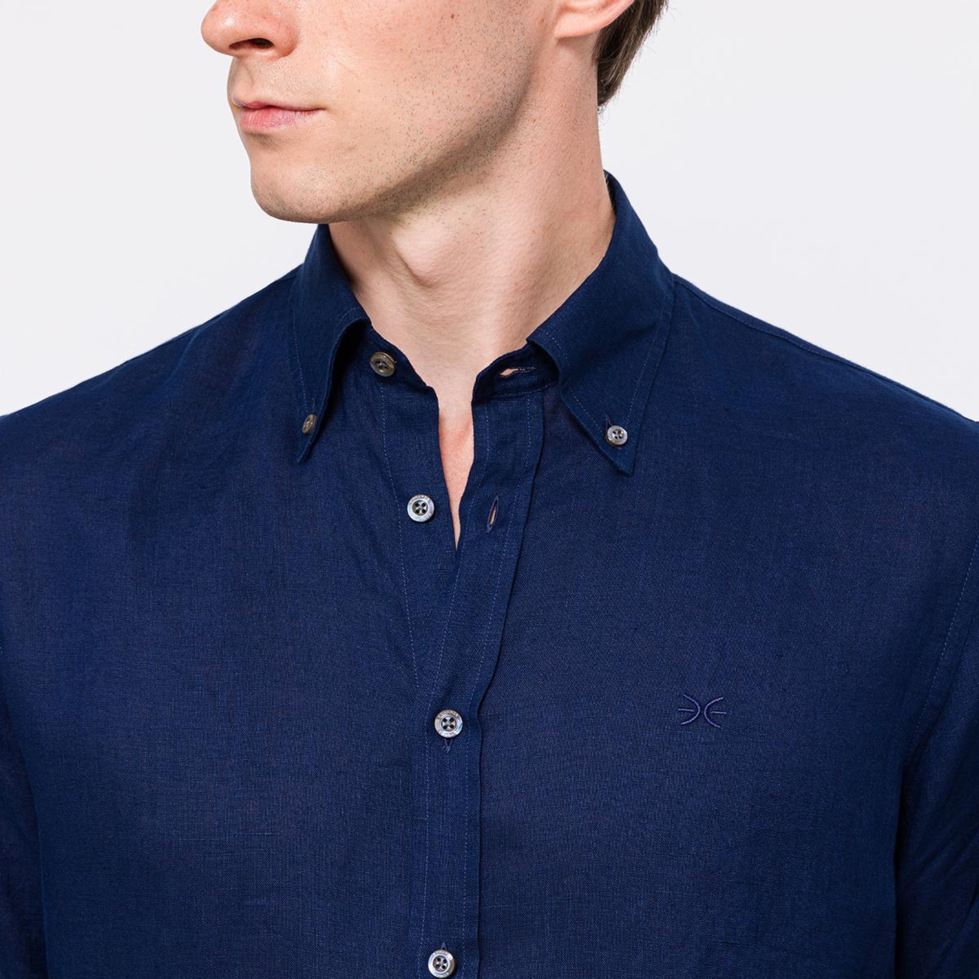 Erkek Lacivert Cooper Fit Düğmeli Yaka Keten Gömlek