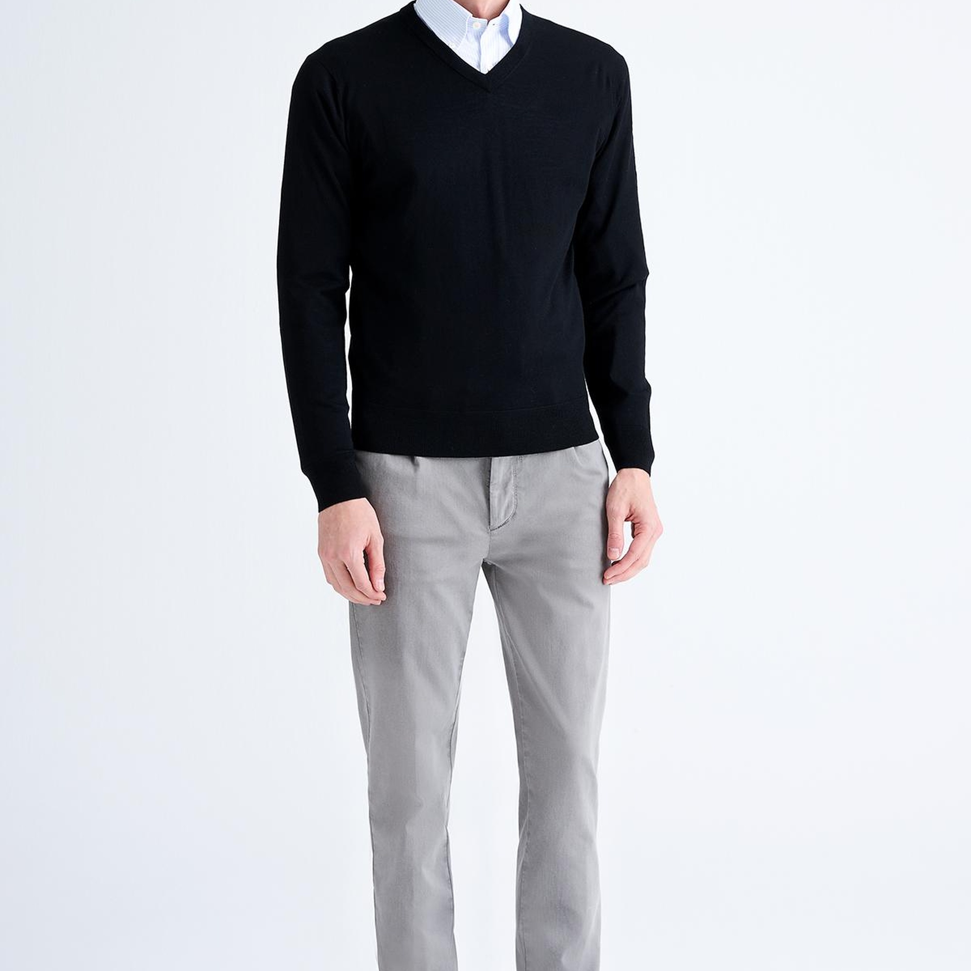 Erkek Siyah V Yaka Yün Kazak