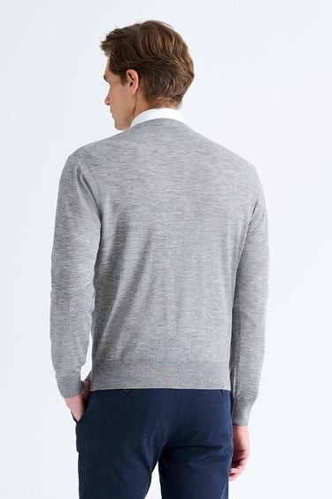  Erkek Gri V Yaka Yün Kazak