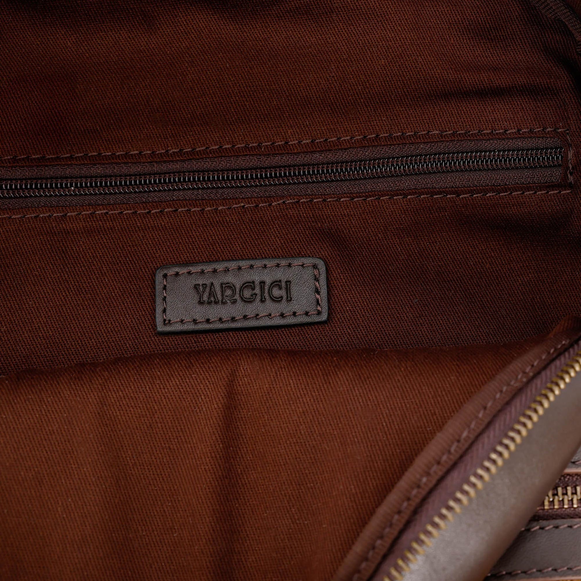 YARGICI Şal Baskı Cep Detaylı Deri Sırt Çantası