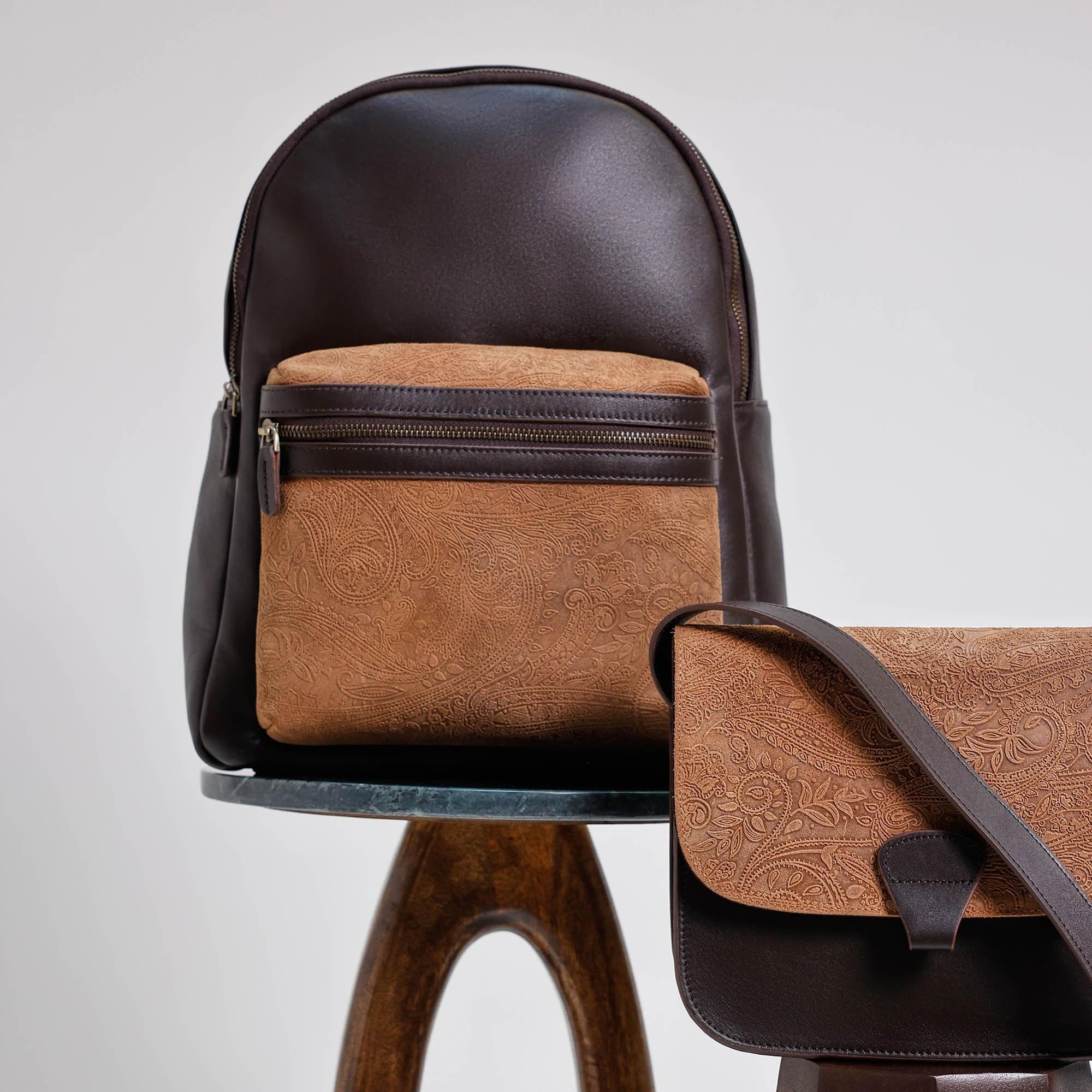 YARGICI Şal Baskı Cep Detaylı Deri Sırt Çantası