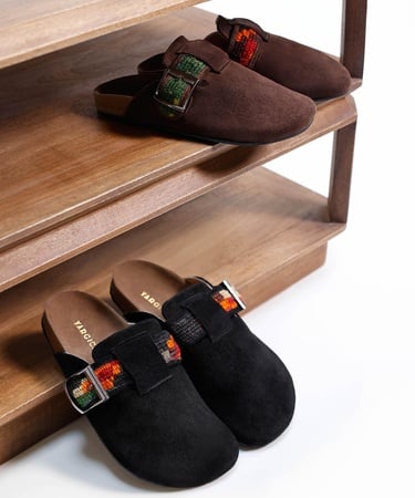  YARGICI Şerit Detaylı Deri Terlik