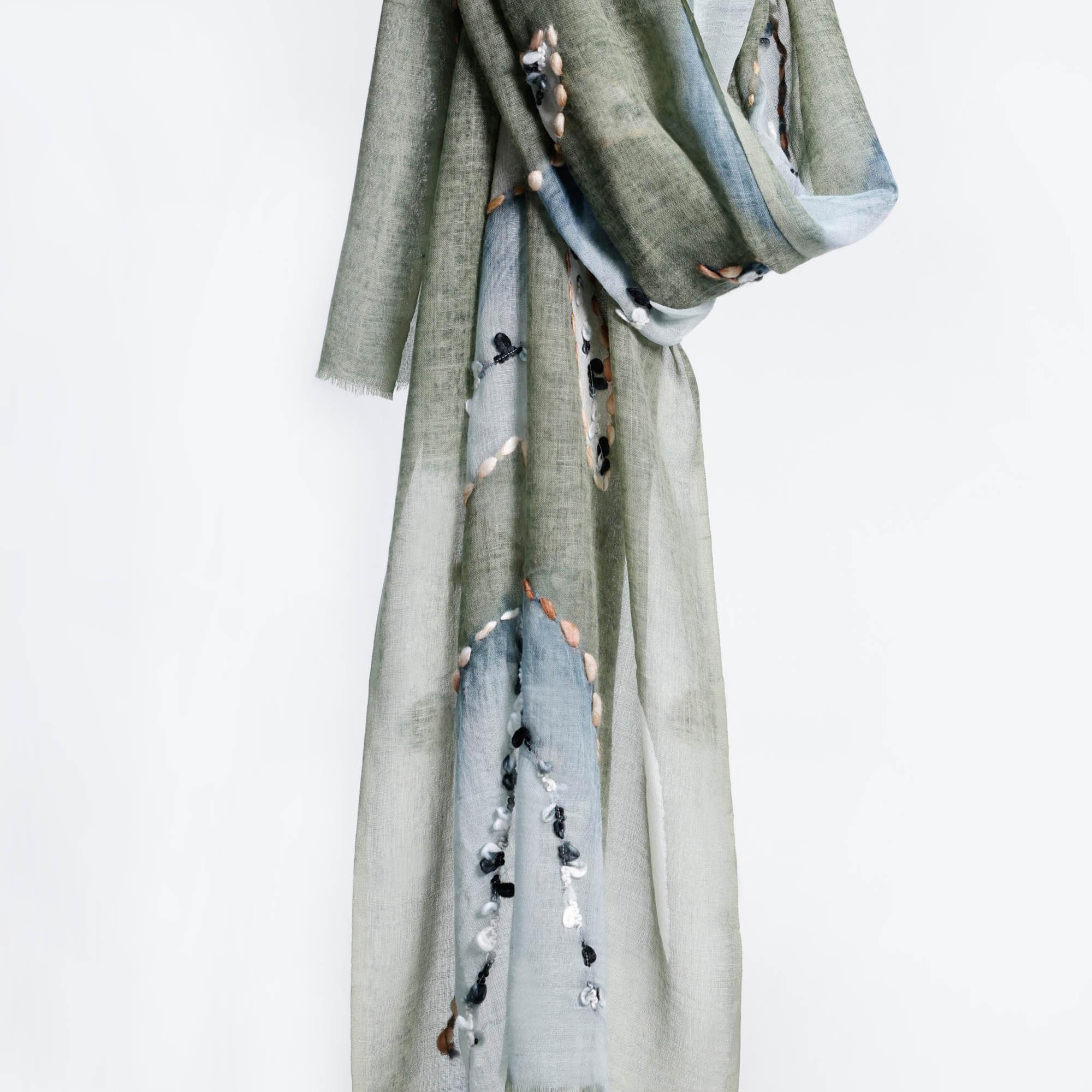 YARGICI Nakış İşlemeli Yün Şal