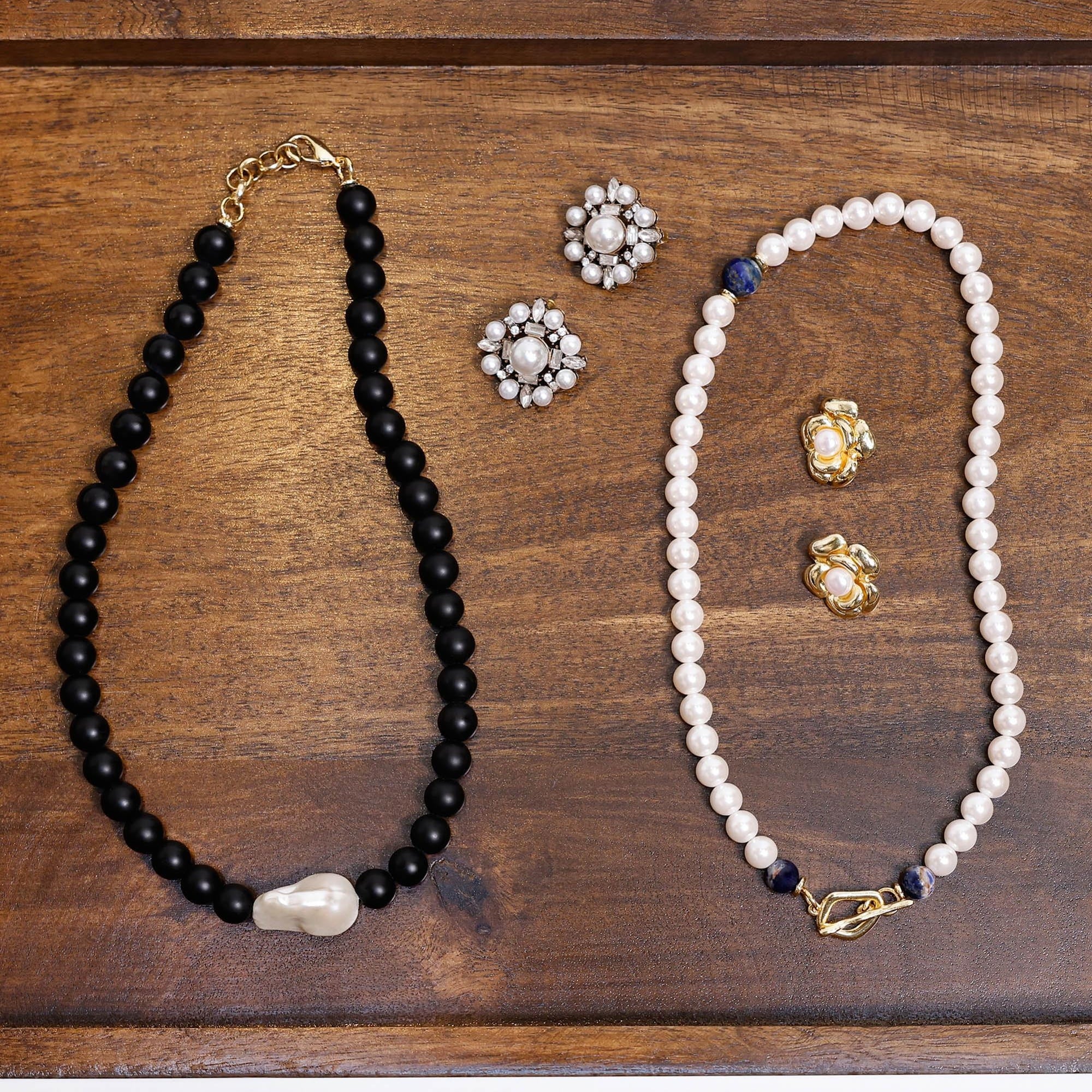 YARGICI Oniks Taşı Ve Mayorka İnci Detaylı Kolye