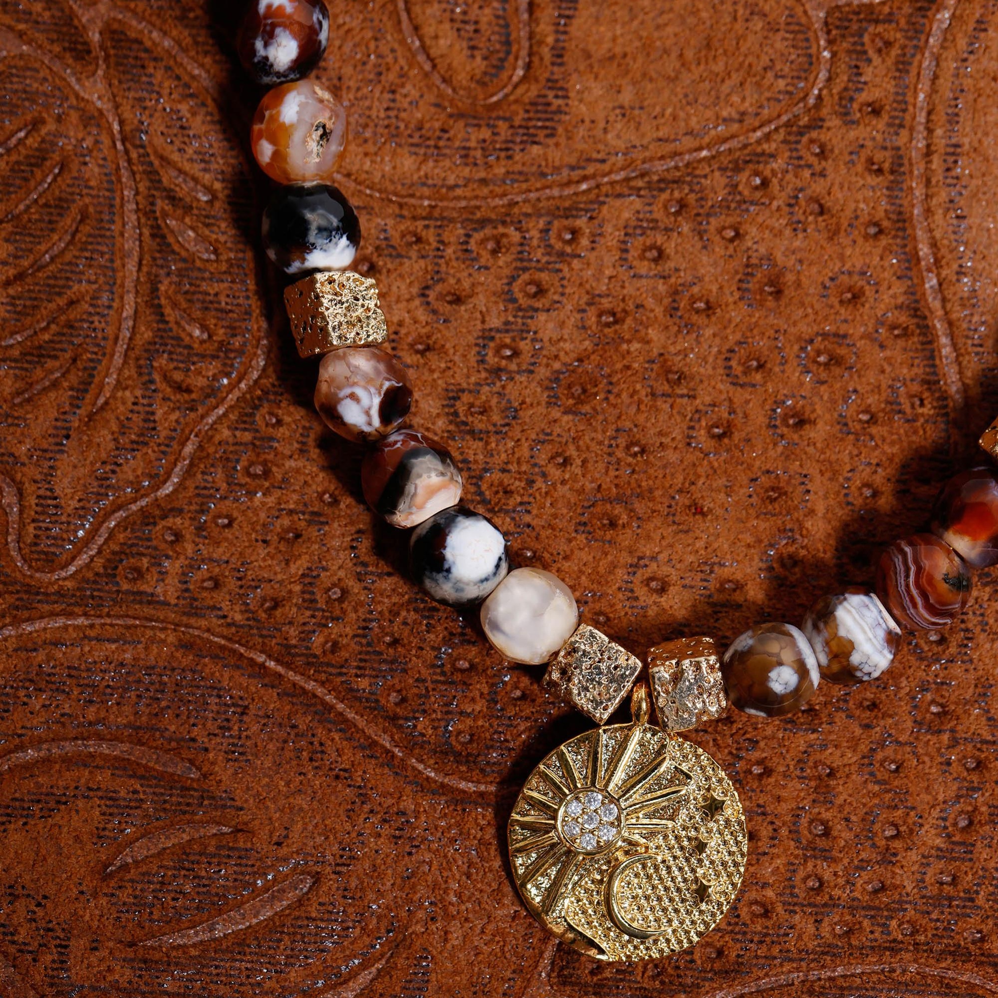 YARGICI Akik Ve Lav Taşı İçerikli Kolye