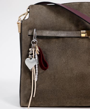  YARGICI Kemer Detaylı Süet Deri Omuz Çantası