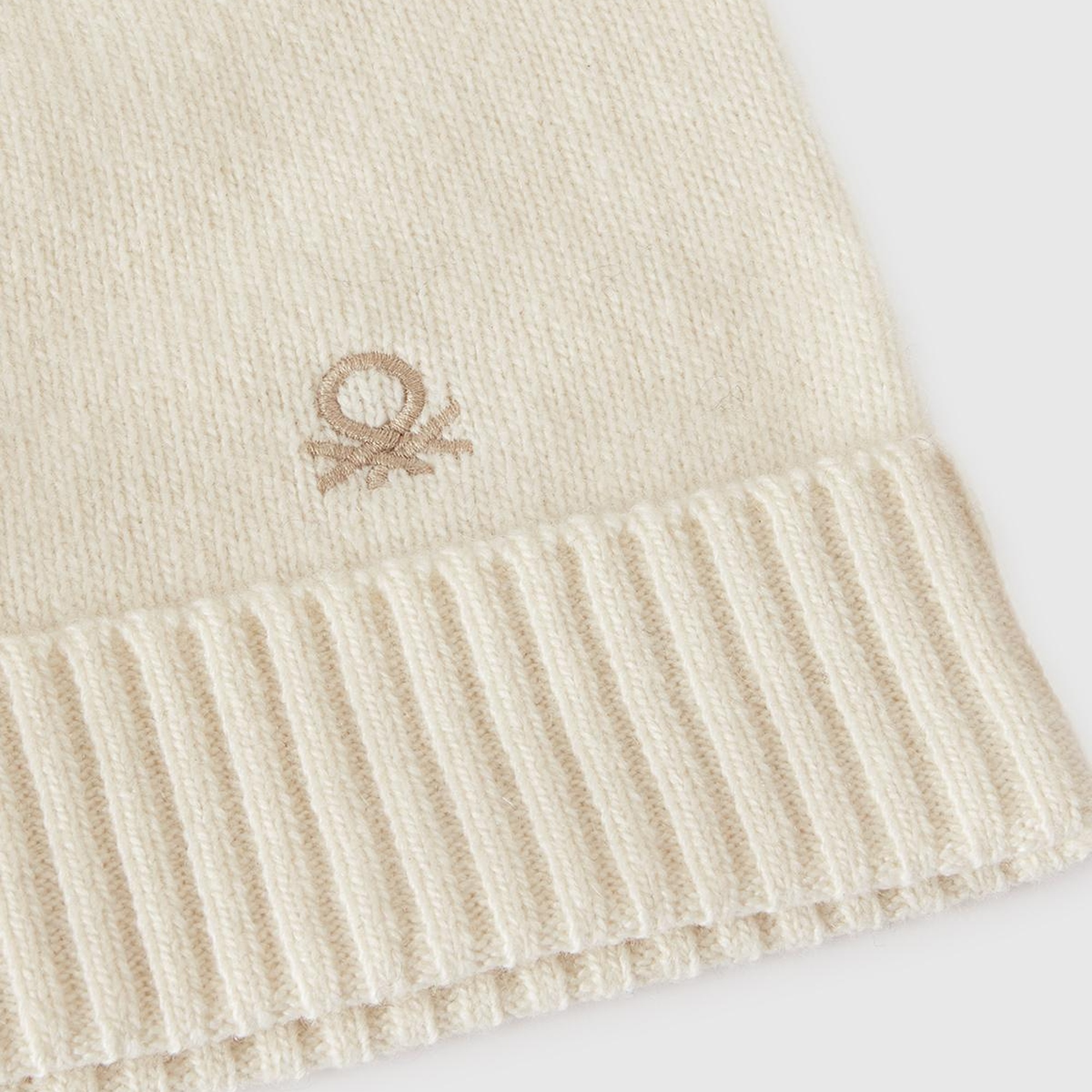 Kadın Krem Yün ve Kaşmir Karışımlı Önü Logo Detaylı Ribana Detaylı Bere