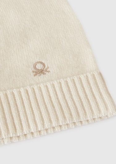  Kadın Krem Yün ve Kaşmir Karışımlı Önü Logo Detaylı Ribana Detaylı Bere