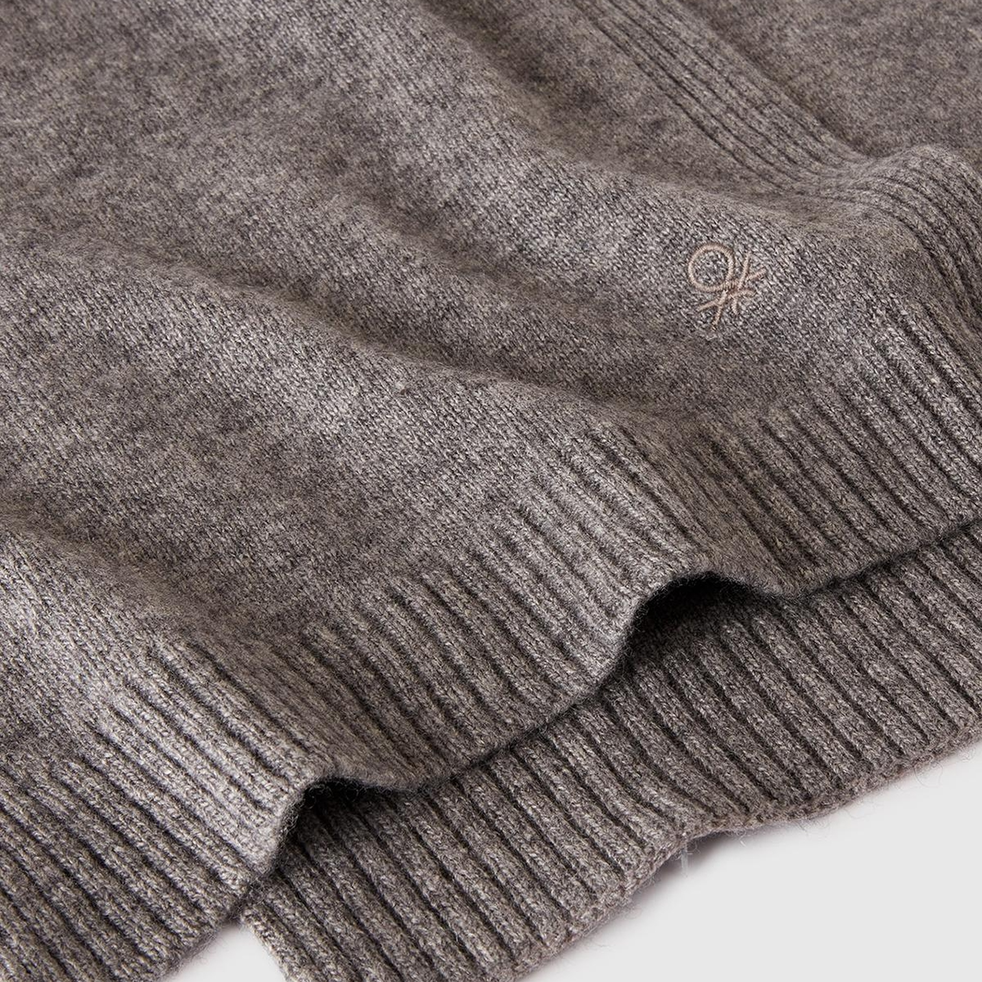 Kadın Antrasit Melanj Yün ve Kaşmir Karışımlı Logo Detaylı Ribanalı Atkı