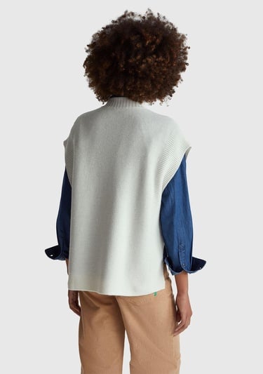  Kadın Krem Yün Karışımlı Ribana Detaylı Yırtmaçlı Kolsuz Kazak