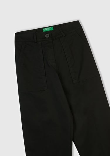  Kadın Siyah Pamuk Karışımlı Önü Dikiş Detaylı Paçası Kıvrık Pantolon