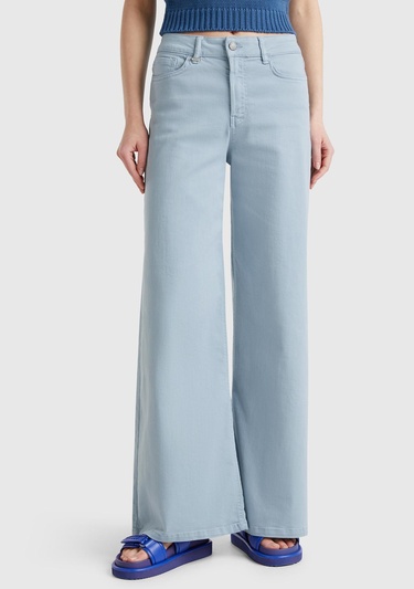  Kadın Açık Mavi Streç Pamuklu Arkası Logo Etiketli Bol Kesim Pantolon