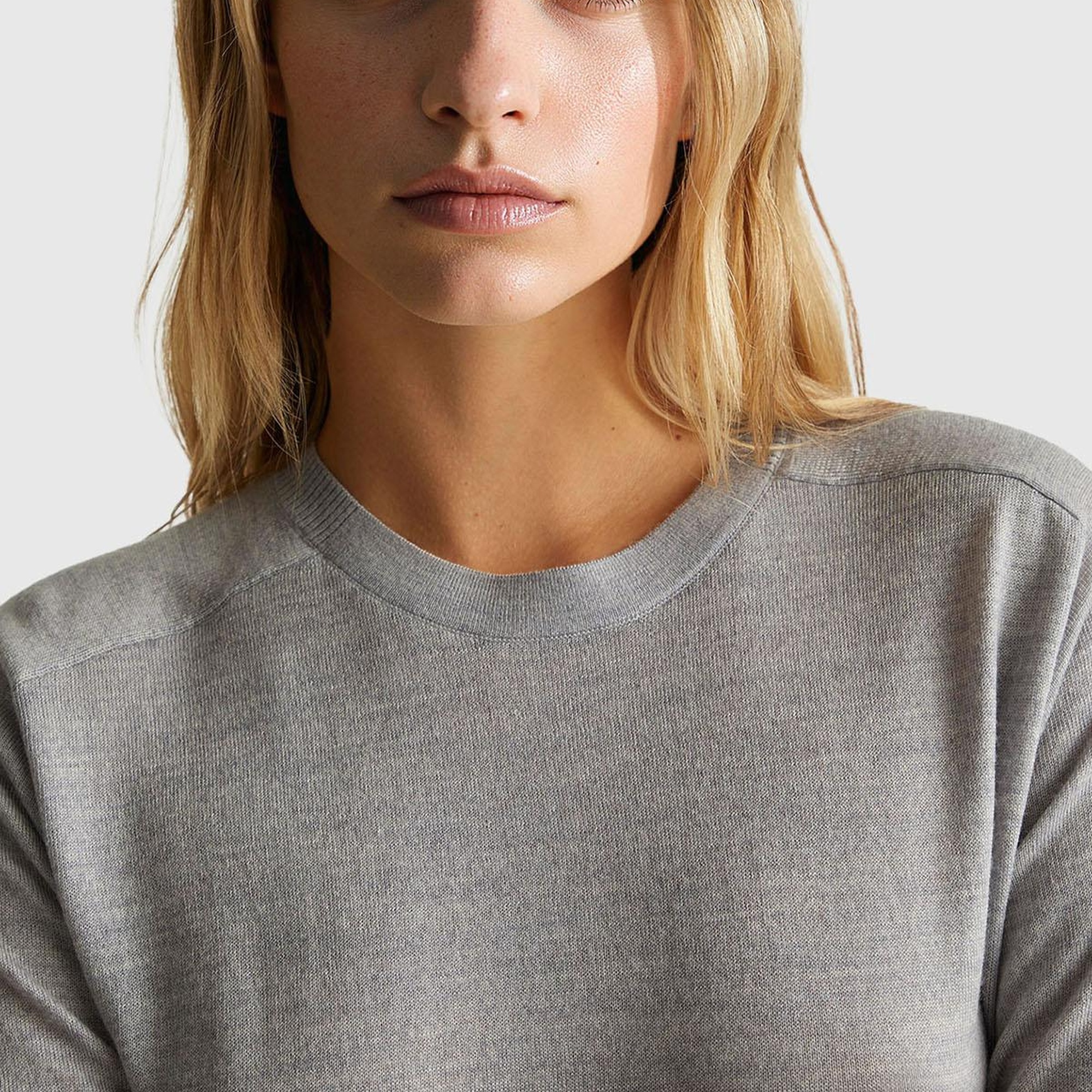 Kadın Gri Melanj %100 Yün Bisiklet Yaka Kısa Kollu Kazak