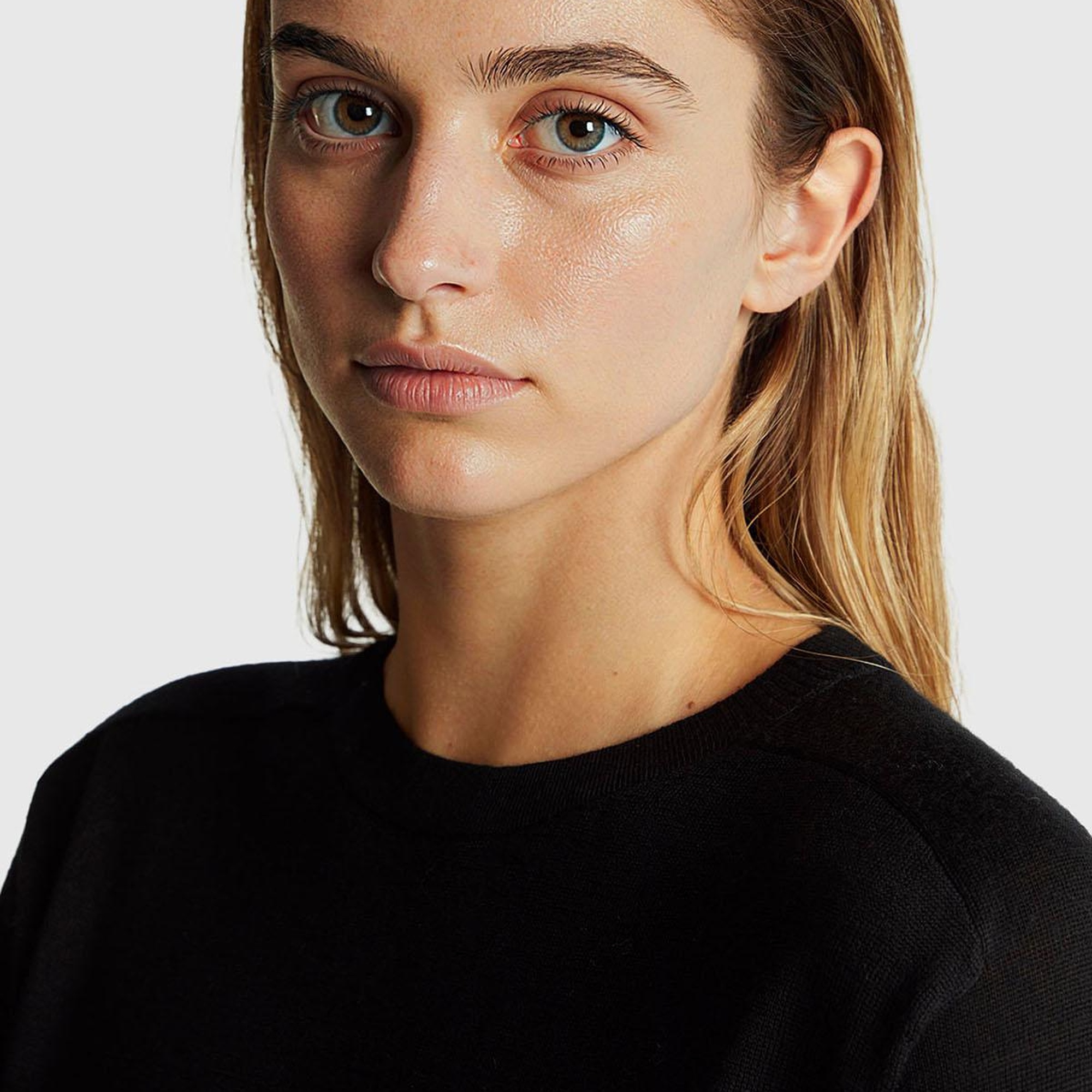 Kadın Sİyah %100 Yün Bisiklet Yaka Kısa Kollu Kazak