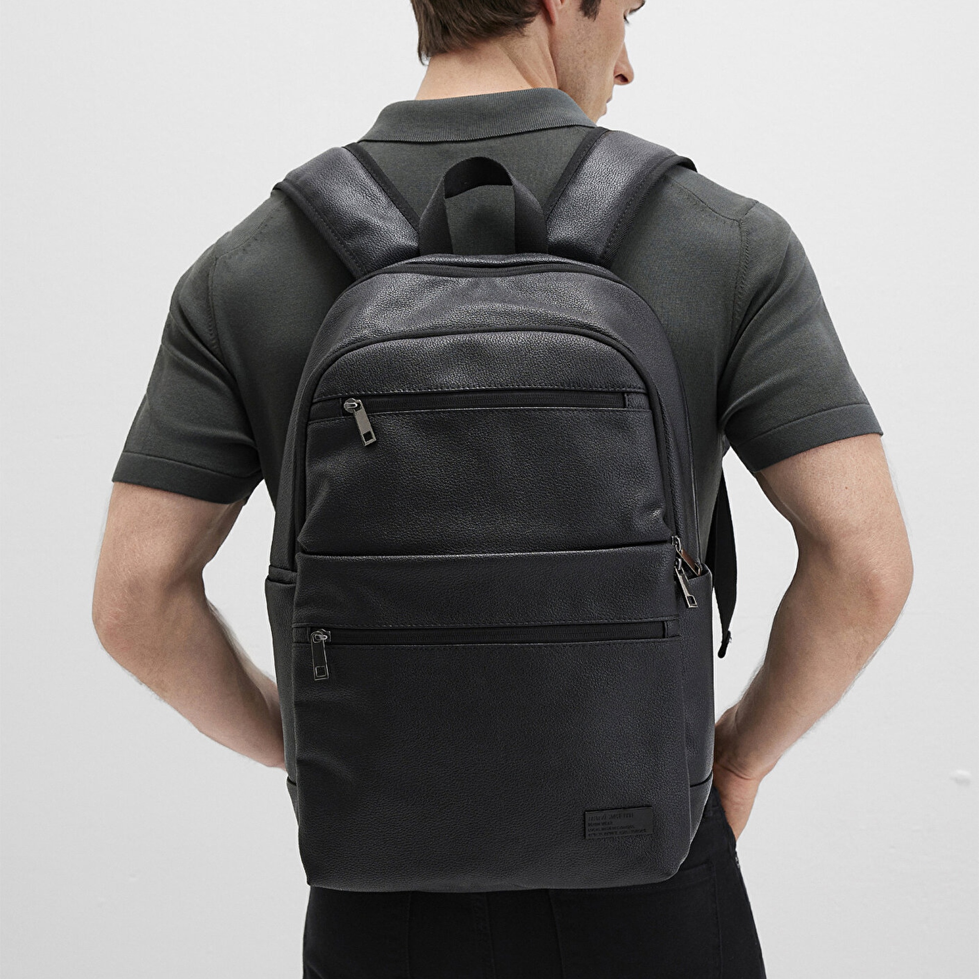 Mavi Suni Deri Siyah Sırt Çantası 0911952-900