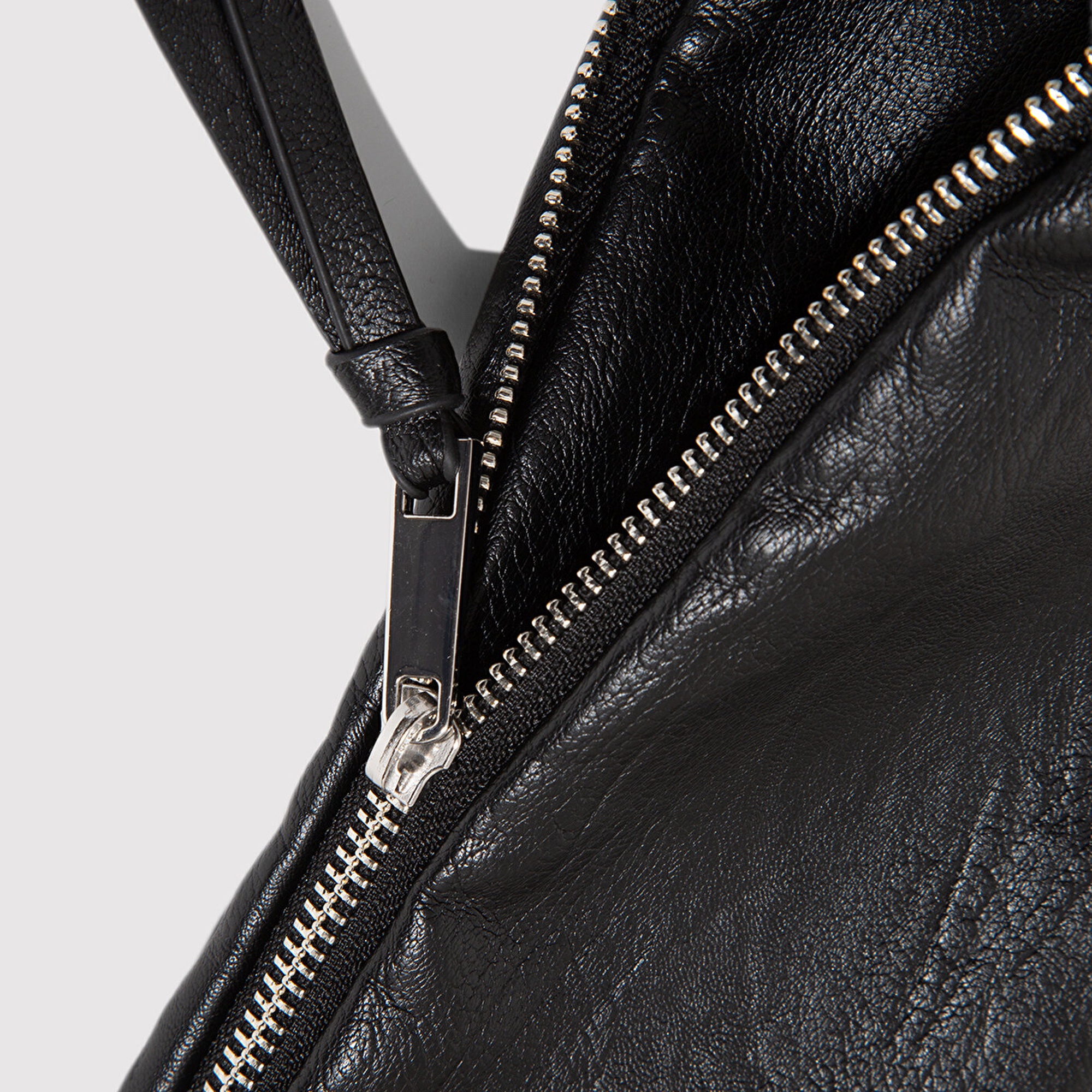 Mavi Siyah Omuz Çantası 1913475-900