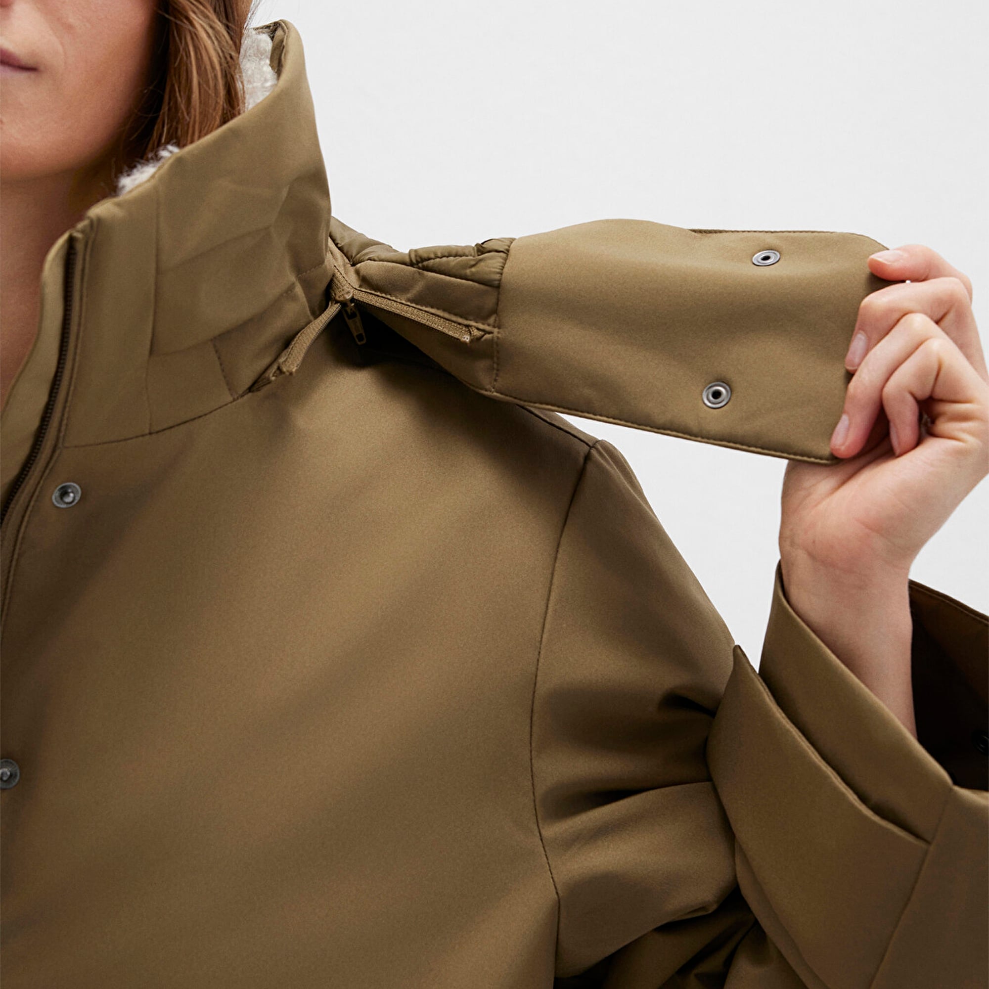 Mavi Suni Kürk Detaylı Kapüşonlu Haki Parka Regular Fit / Normal Kesim 1110759-71816