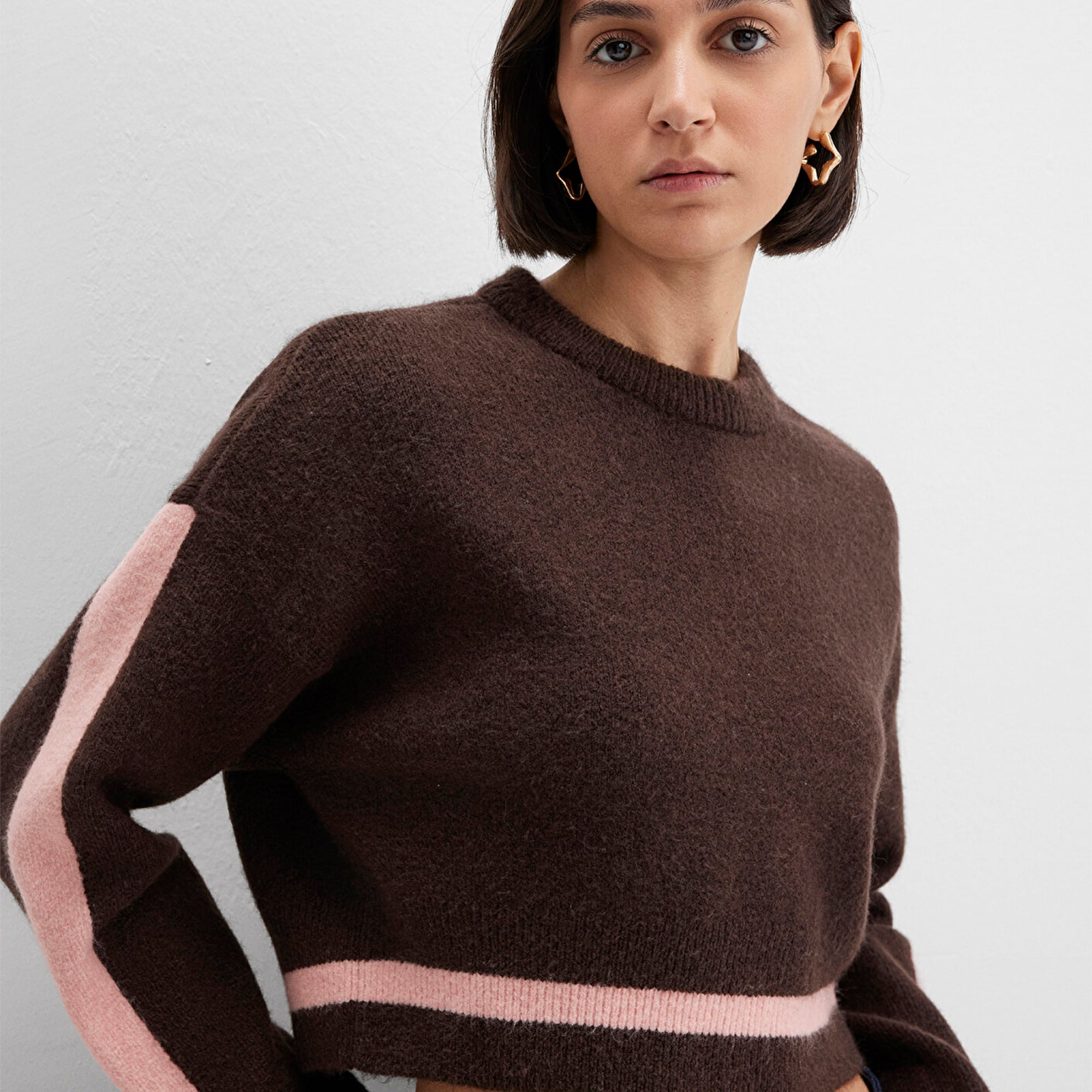 Mavi Çizgi Detaylı Kahverengi Kazak Crop / Kısa Kesim 1710876-70251