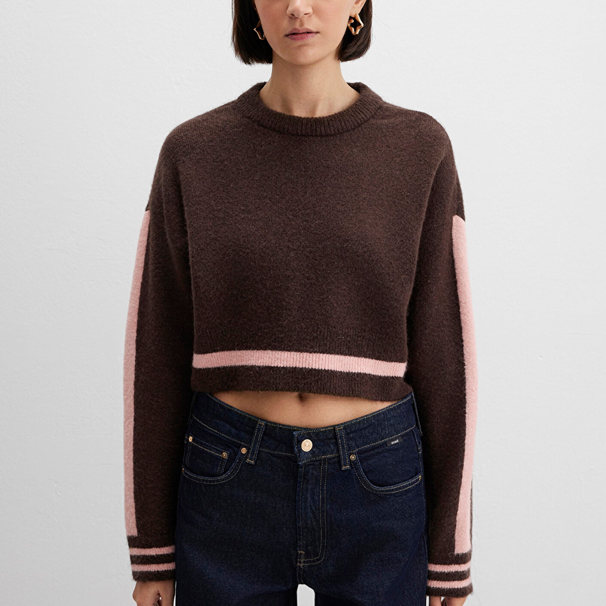 Mavi Çizgi Detaylı Kahverengi Kazak Crop / Kısa Kesim 1710876-70251