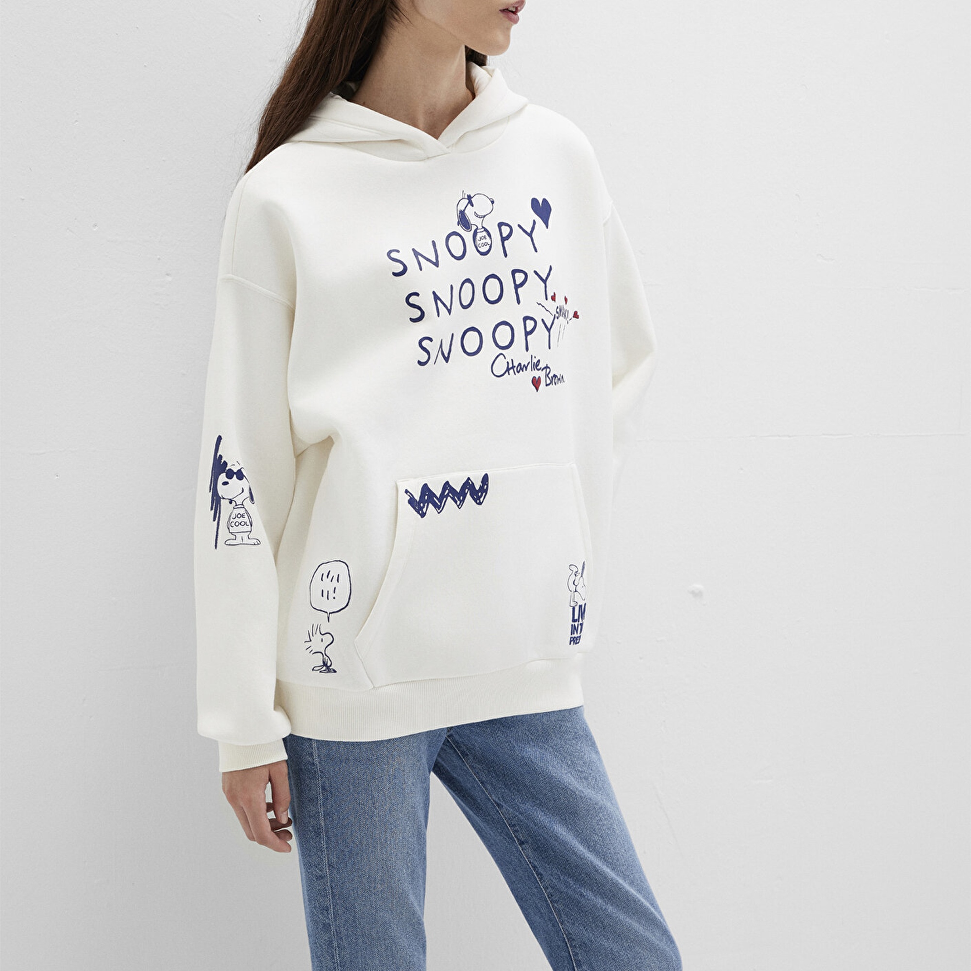 Mavi Snoopy Baskılı Ekru Sweatshirt 1S10470-80194