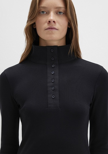  Mavi Düğme Detaylı Dik Yaka Siyah Tişört Fitted / Vücuda Oturan Kesim 1613614-900