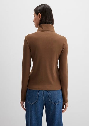  Mavi Düğme Detaylı Dik Yaka Kahverengi Tişört Fitted / Vücuda Oturan Kesim 1613614-71590