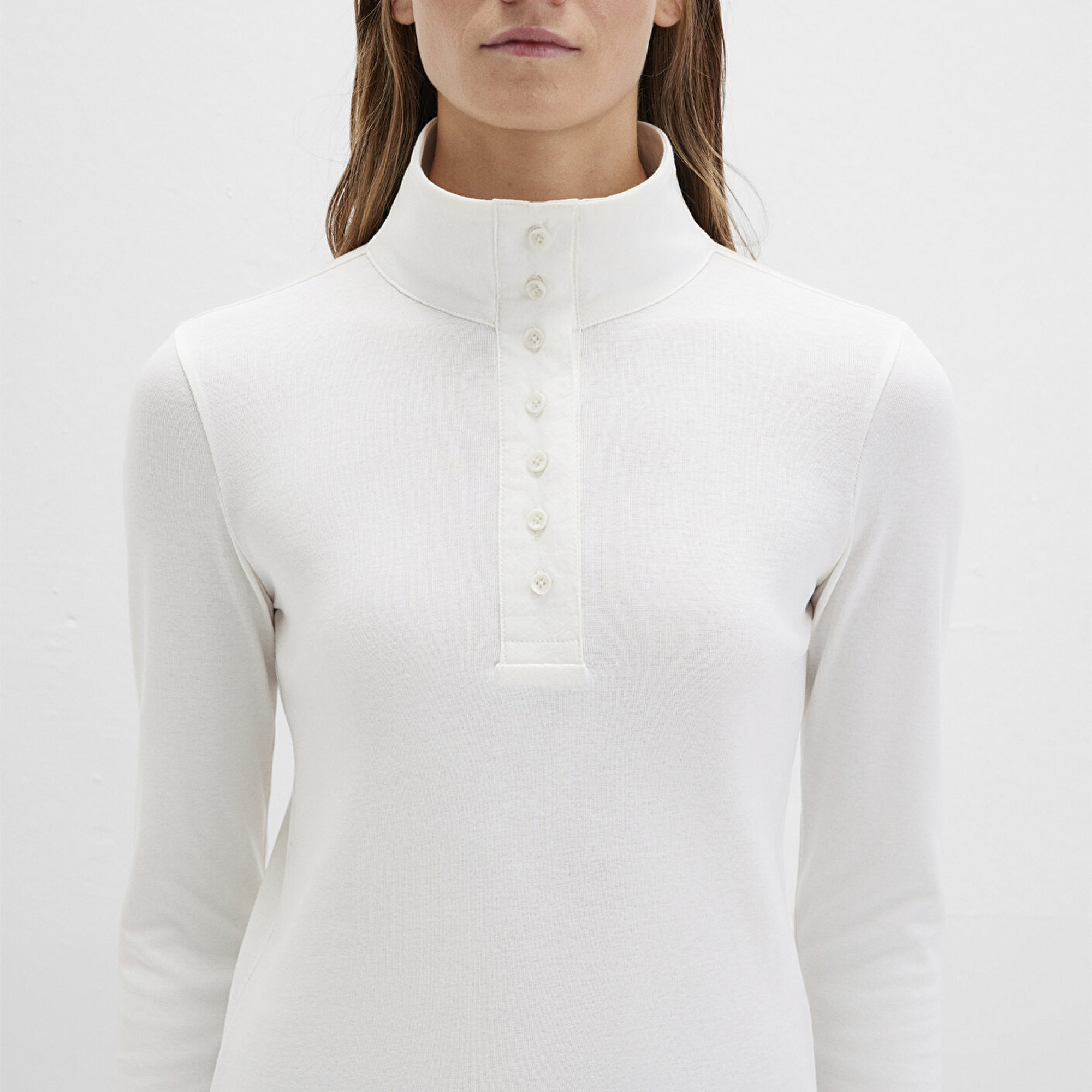 Mavi Düğme Detaylı Dik Yaka Ekru Tişört Fitted / Vücuda Oturan Kesim 1613614-70057