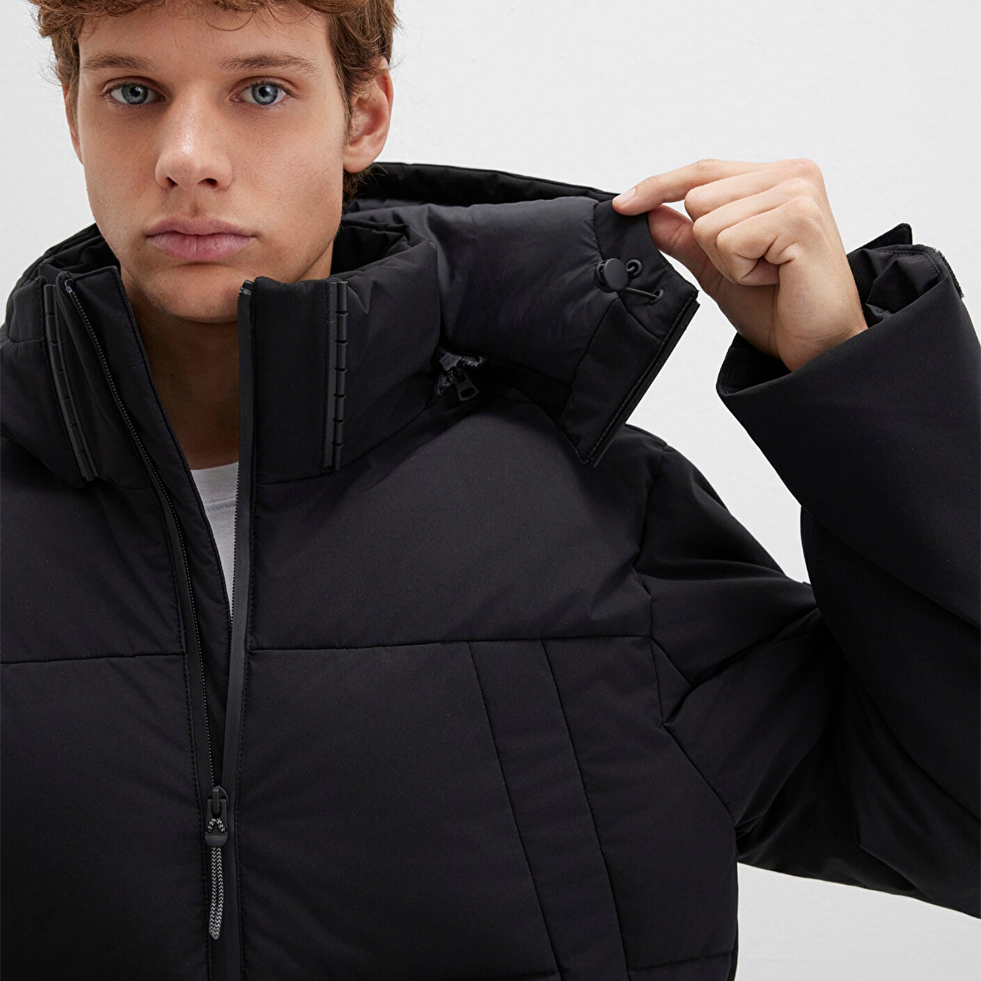 Mavi Kapüşonlu Siyah Şişme Mont 0110675-71379