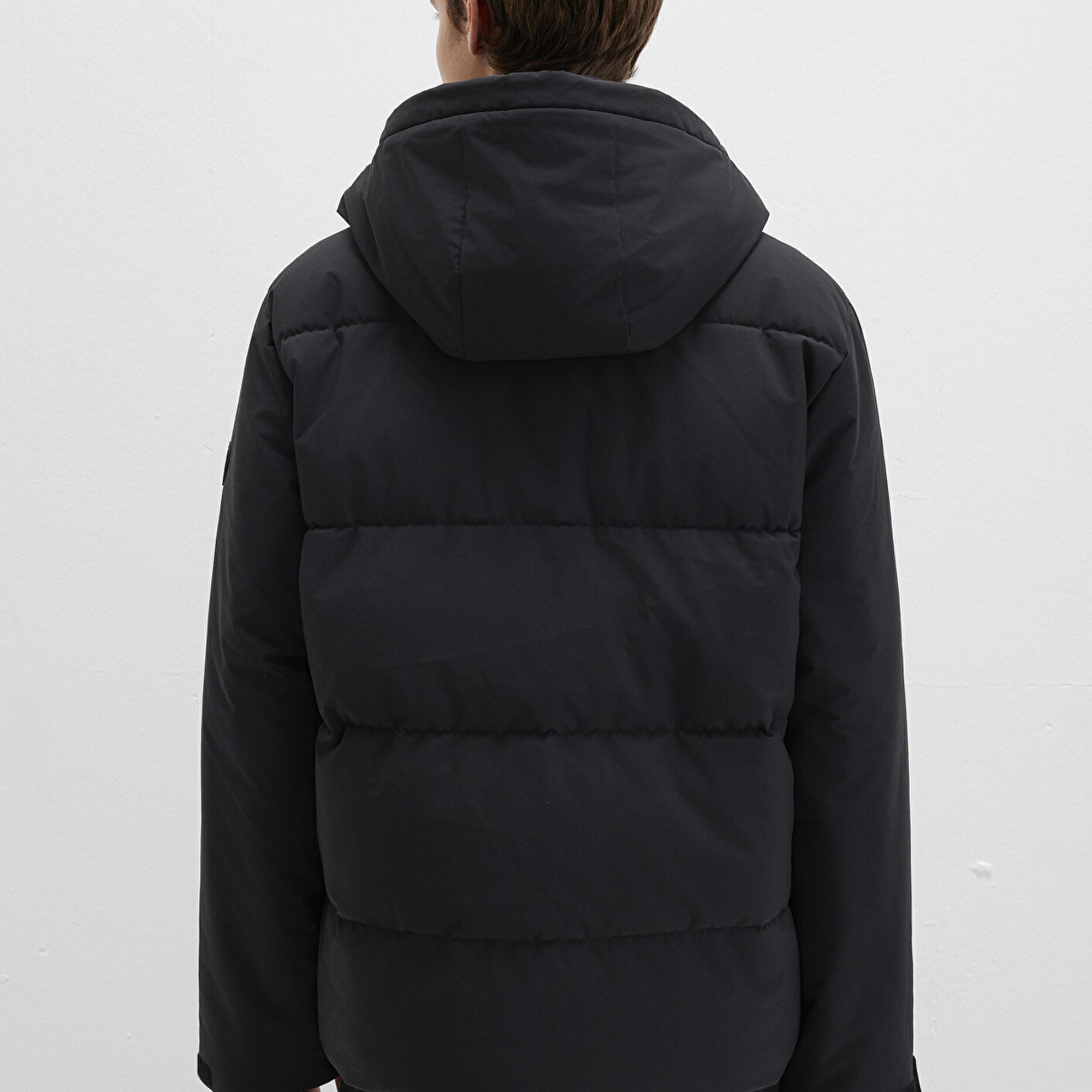 Mavi Kapüşonlu Siyah Şişme Mont 0110675-71379