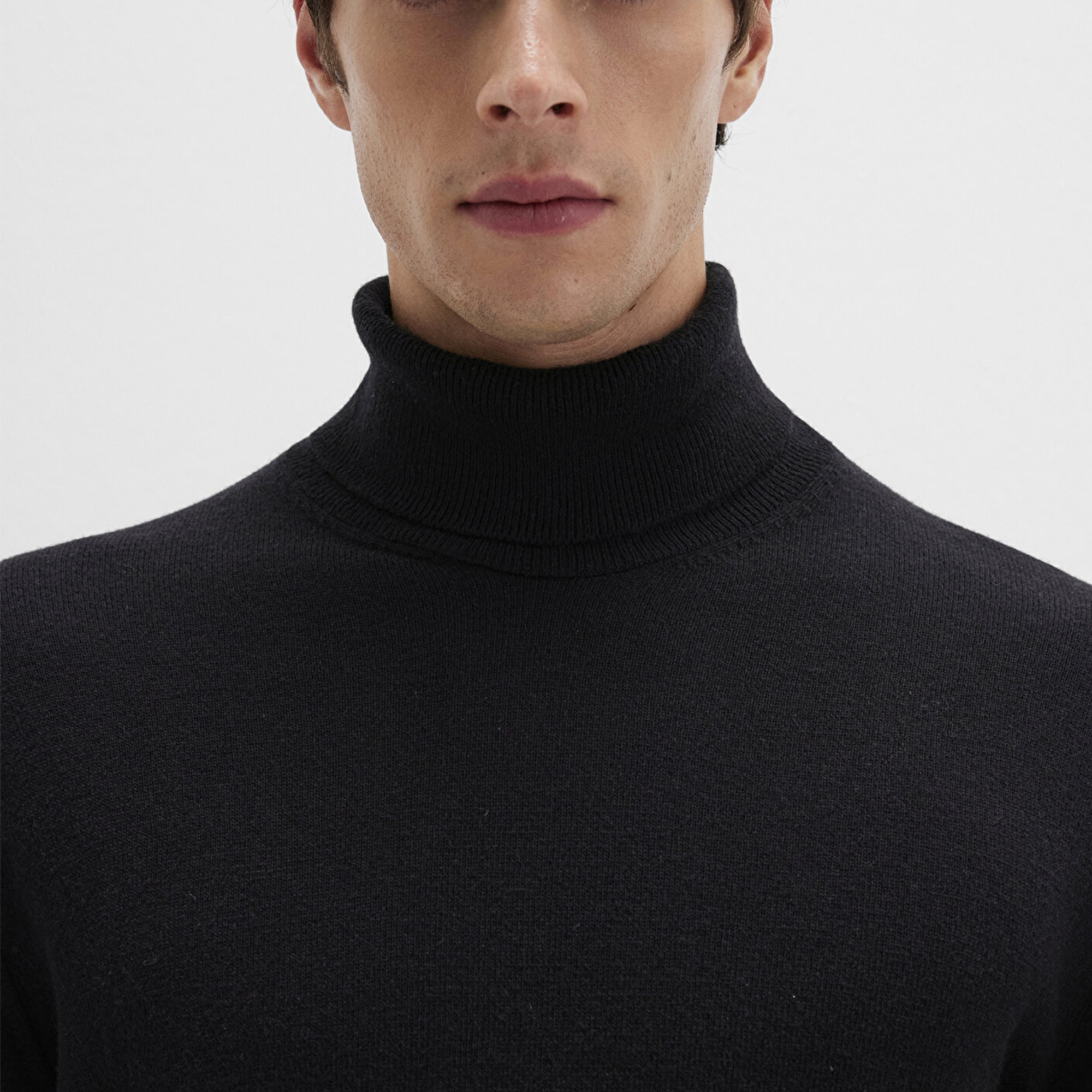 Mavi Yün Karışımlı Boğazlı Siyah Kazak Regular Fit / Normal Kesim 0710372-900